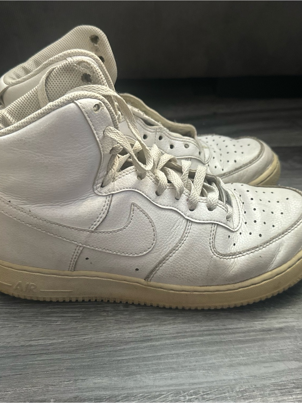 Nike Men’s Off-White High-Top Sneakers